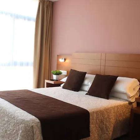 מלון Hotel Arzua Arzúa
