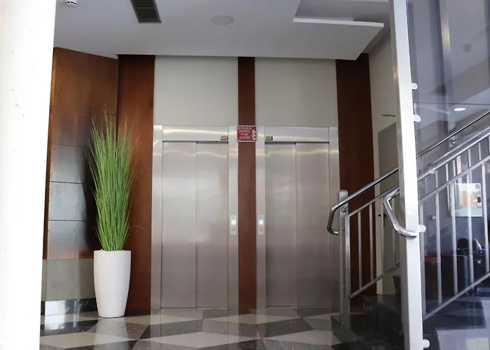 מלון Hotel Arzua 2*