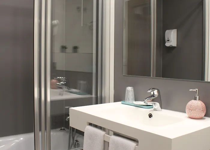 מלון Hotel Arzua 2*